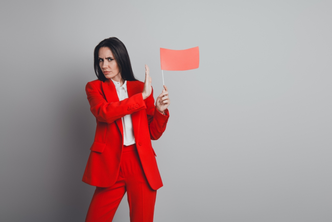 Red flags: Οι συμπεριφορές που χρειάζονται προσοχή!