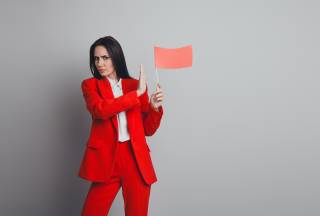 Red flags: Οι συμπεριφορές που χρειάζονται προσοχή!