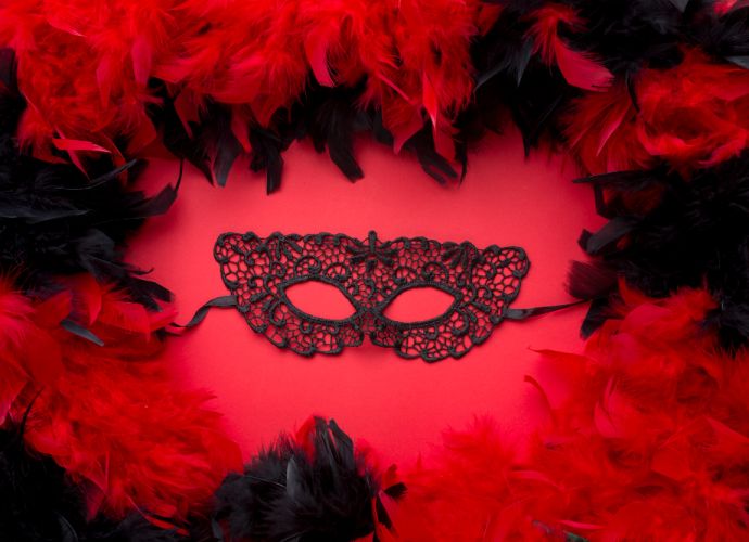 Κρόνος σε σύνοδο με τον Ποσειδώνα στον Κριό: Ποια 4 Ζώδια θα «χτίσουν» το μέλλον τους;