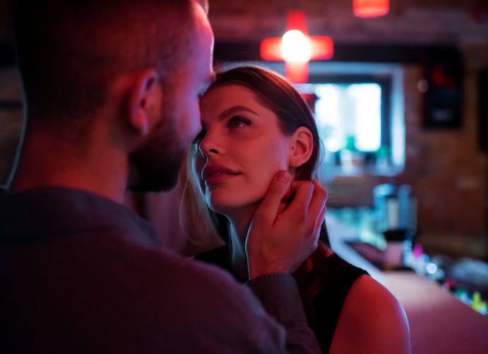 Μήπως σε τεστάρει και δεν το ξέρεις; Η αόρατη "ανάκριση" των 4 ζωδίων που φοβούνται να αφεθούν!